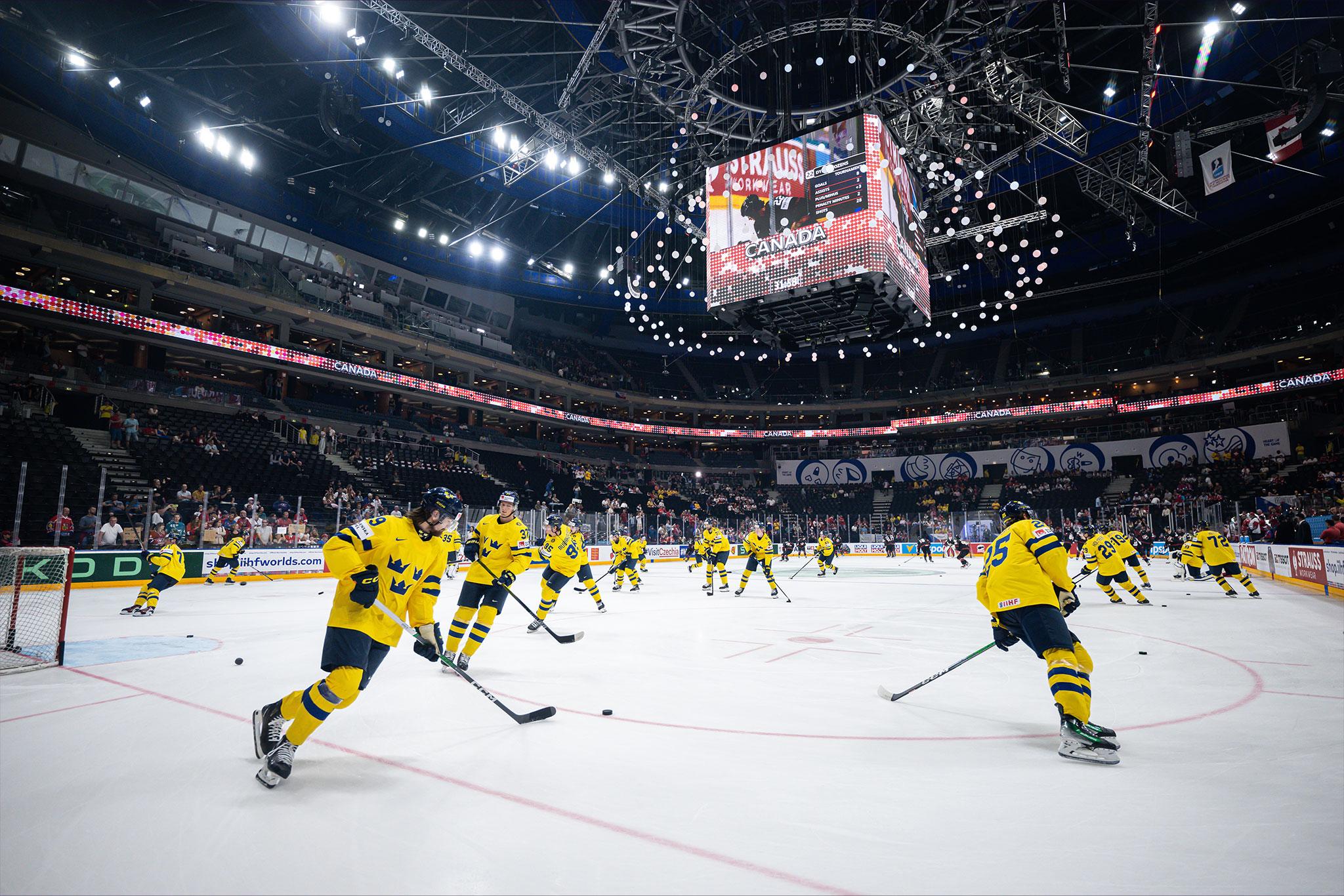 Svenska herrlandslaget, Tre Kronor, i hockey-VM 2024 under bronsmatchen mellan Sverige och Kanada den 26 maj 2024 i Prag. Missa inte Sveriges chans till revansch – streama ishockey-VM 2025 med Telia. , Maxim Thore / Bildbyrån