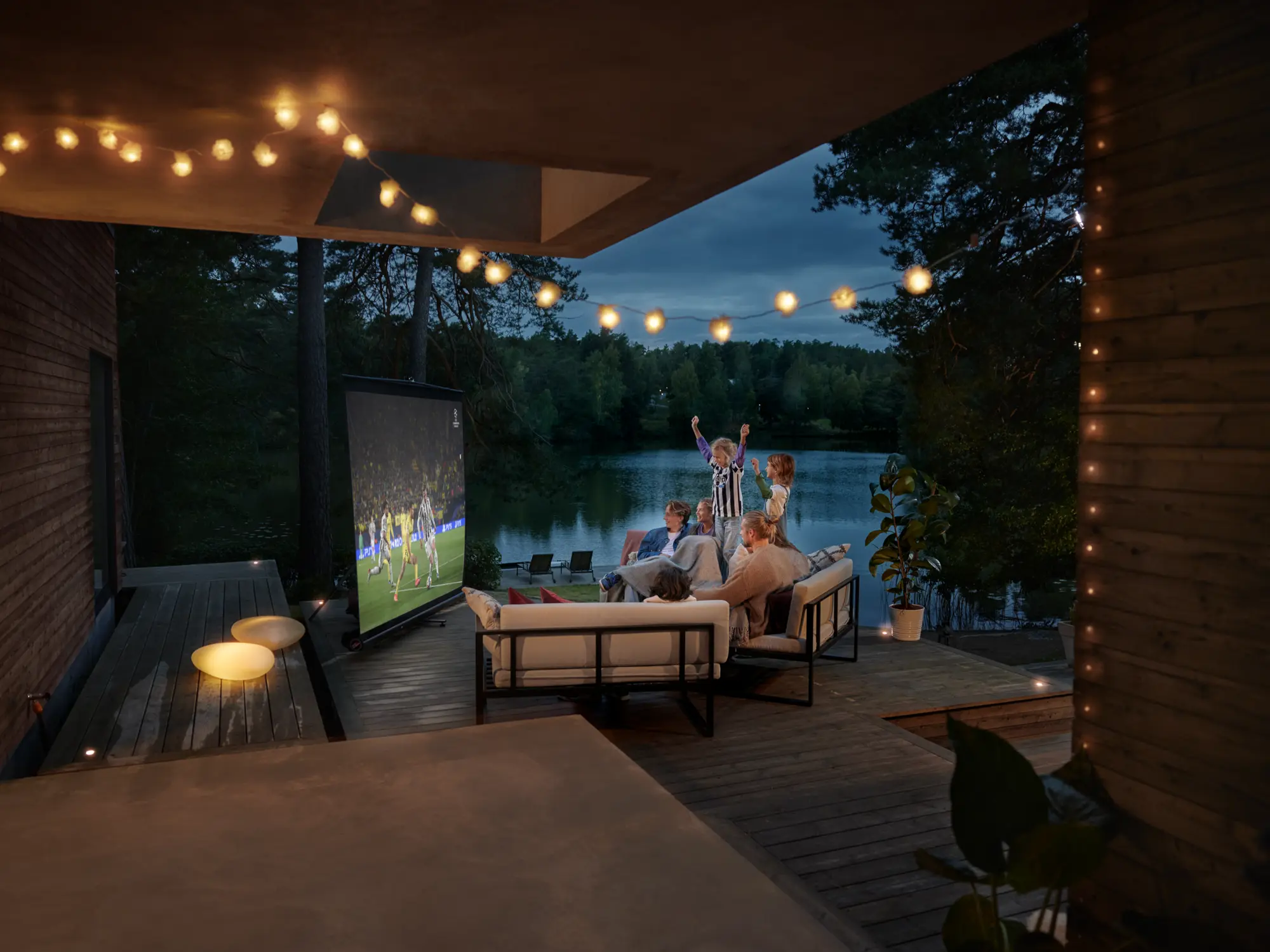 Streama sportens spänning med familj och vänner – och upplev många fina sportögonblick tillsammans med Telia och något av våra sportpaket.